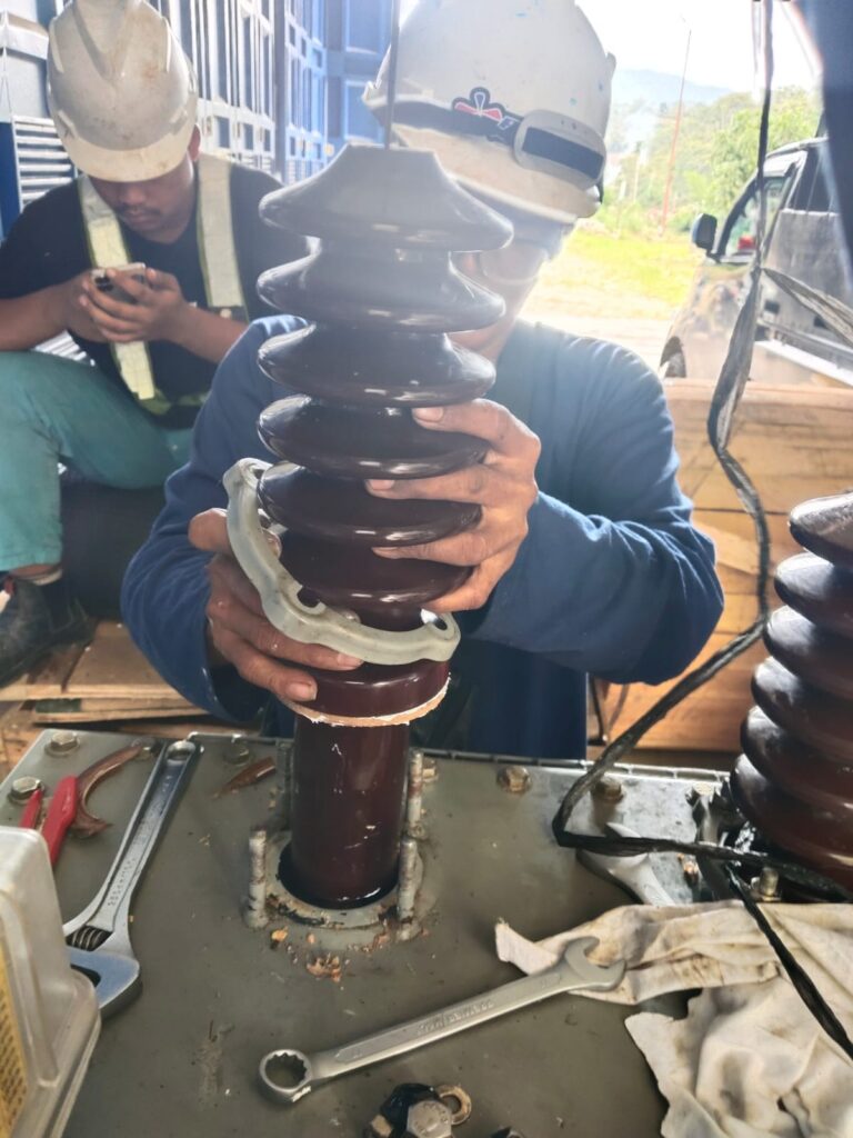 Instalasi Bushing Trafo
