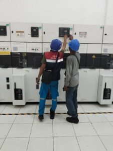 Tips Memilih Panel Listrik Tegangan Menengah yang Tepat untuk Industri Anda